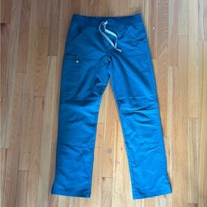 Figs size small, worn a few times, like new.